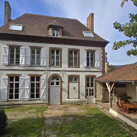 Villa Maison Spacieuse, 16 Personnes, Jardin