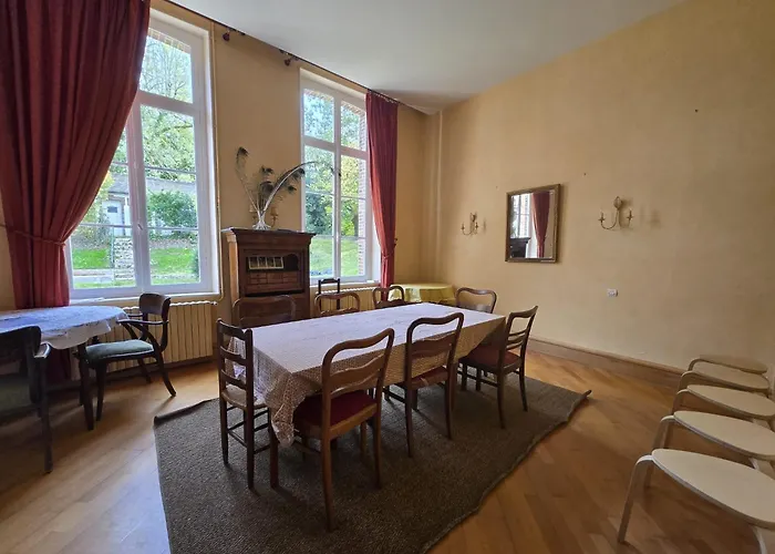 Maison Spacieuse, 16 Personnes, Jardin