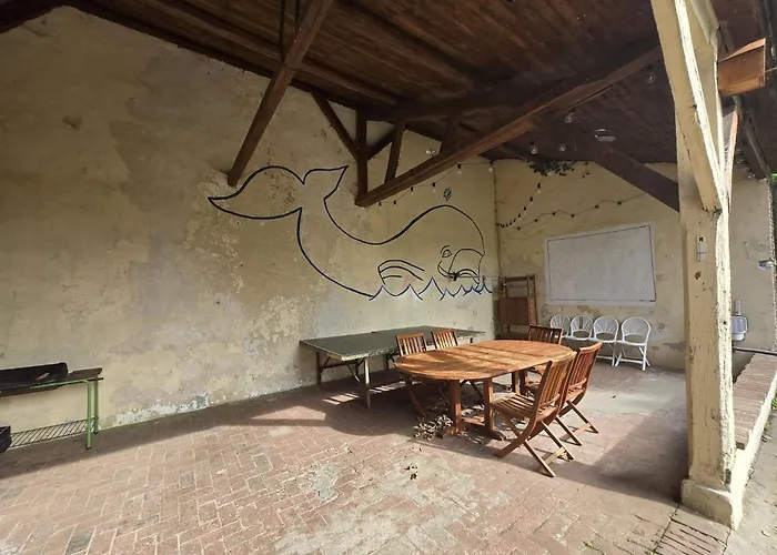 Maison Spacieuse, 16 Personnes, Jardin