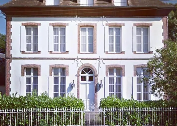 Maison Spacieuse, 16 Personnes, Jardin Les Aires