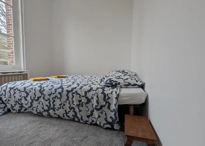 Villa Maison Spacieuse, 16 Personnes, Jardin