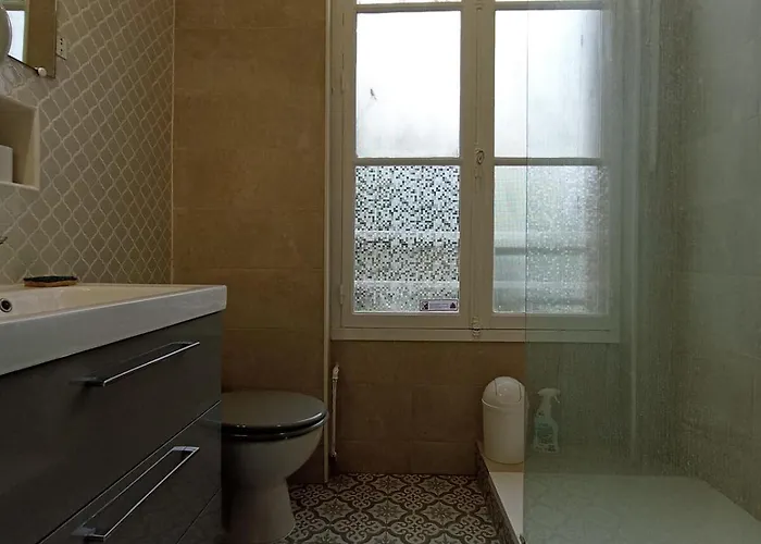 Maison Spacieuse, 16 Personnes, Jardin Les Aires