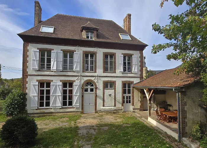 Villa Maison Spacieuse, 16 Personnes, Jardin